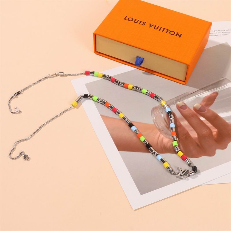 LV Necklace 03lyr629